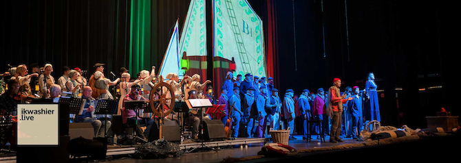Shantykoor Blankenberge en Volksdansgroep Reuzegom uit Leuven